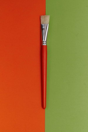 Щетина плоская окрашеная ручка