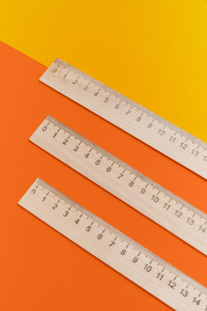 Линейка деревянная