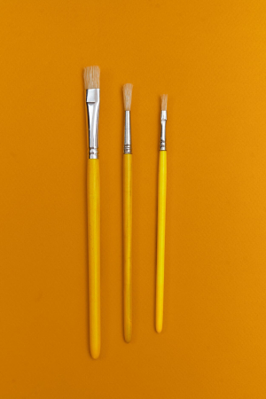 Щетина плоская окрашеная ручка