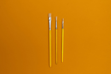 Щетина плоская окрашеная ручка